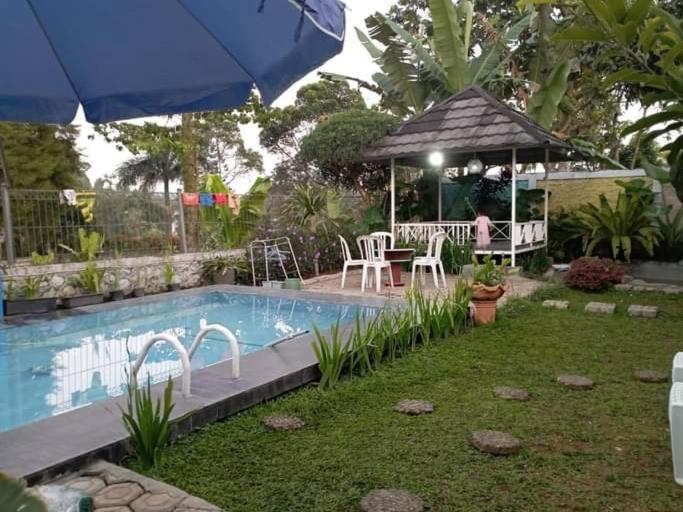 Villa Sentebale Bogor Esterno foto